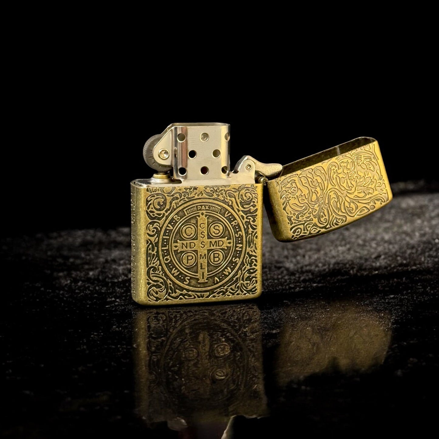 CONSTANTINES LIGHTER